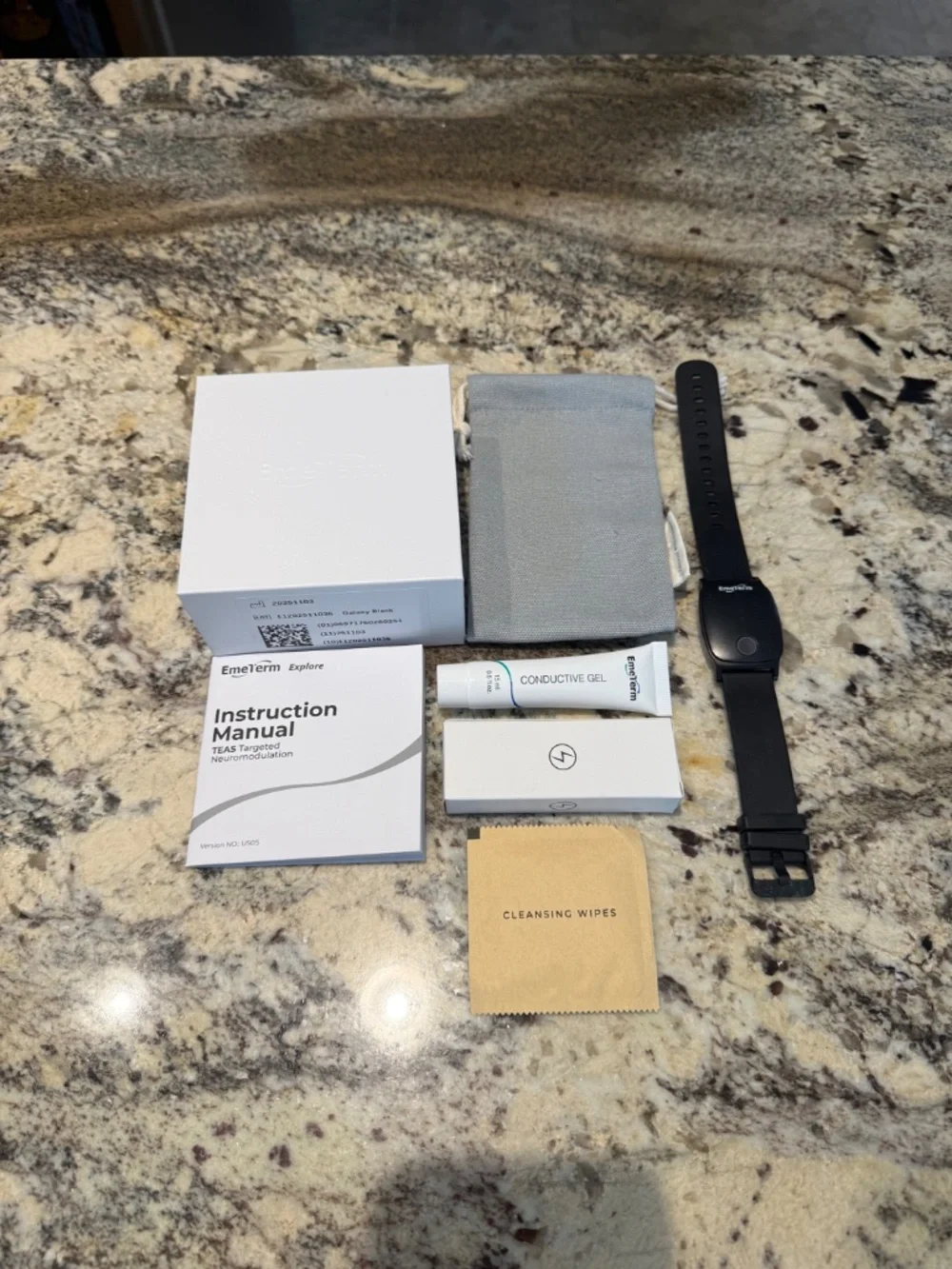 EmeTerm Explore Wearable Motion Sickness & Nausea Relief Device – Black